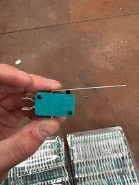 Microswitch finecorsa 16A 250V con leva lunga