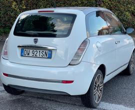 Lancia Ypsilon 1.3 MJT 90 CV MomoDesign