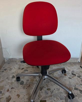 Sedia girevole regolabile con ruote