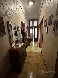 Casa indipendente con attico
