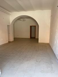 Via Don Minzoni 55mq locale, box garage magazzino