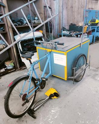 Bicicletta bancarella