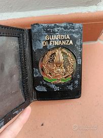 portafoglio distintivo guardia di finanza 