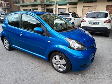 Toyota Aygo modello 2010 cambio automatico