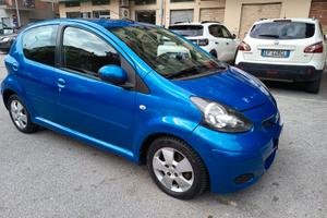 Toyota Aygo modello 2010 cambio automatico