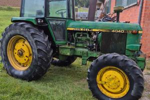 Trattore john deere 4040