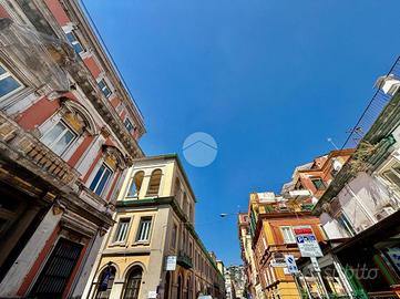 MONOLOCALE A NAPOLI
