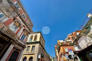 MONOLOCALE A NAPOLI