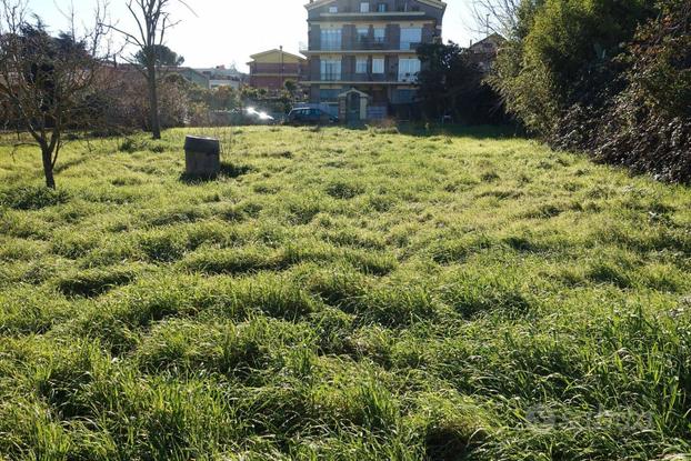 Vendita terreno in via Vincenzo Borghini, 48