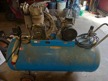 Compressore aria trifase 300 litri