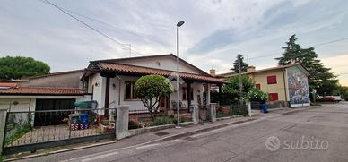 CASA INDIPENDENTE A RIESE PIO X