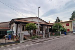 CASA INDIPENDENTE A RIESE PIO X