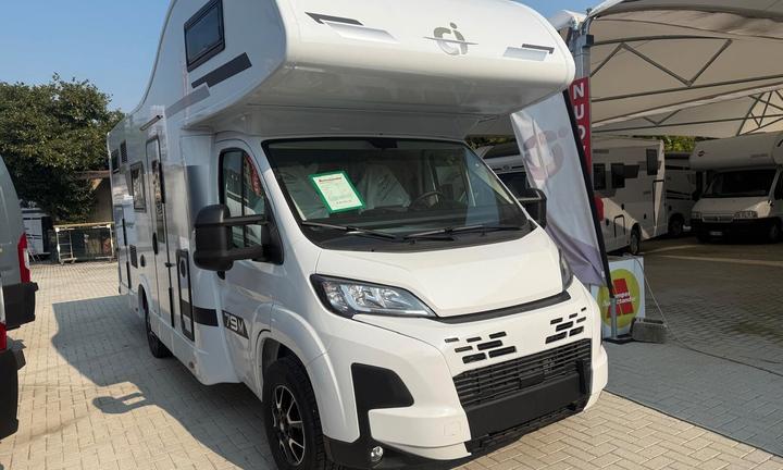 Ci International Horon 79M camper