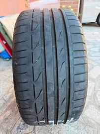 1x PNEUMATICO BRIDGESTONE 245-35 R18 88Y RFT
