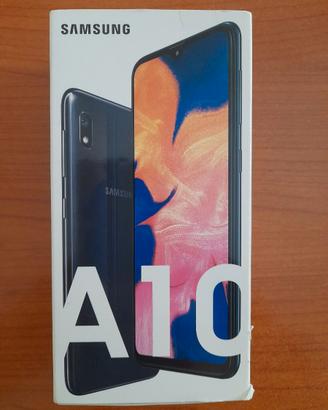 Smartphone Samsung A10 2GB RAM e 32GB di memoria