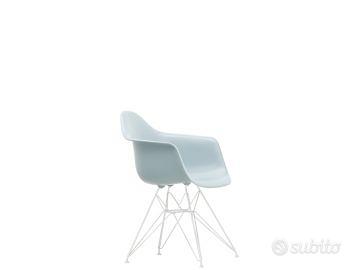 Sedia Vitra Eames Plastic Armchair RE DAR
