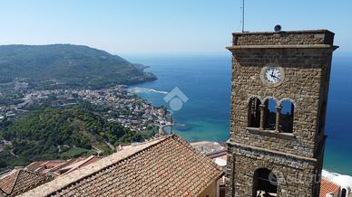 2 LOCALI A CASTELLABATE