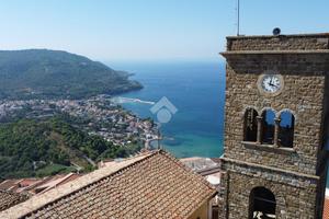 2 LOCALI A CASTELLABATE