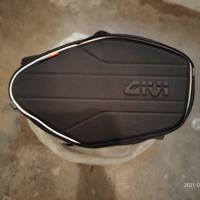 Telaio e borse moto givi