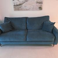 DIVANO LETTO  MATRIMONIALE PARI AL NUOVO 