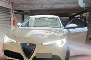 Alfa stelvio Turbo benz. 2.0