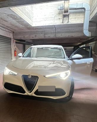 Alfa stelvio Turbo benz. 2.0
