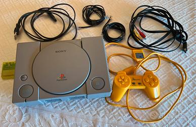PlayStation 1 Fat (Moa. 7002) piu accessori/gioco