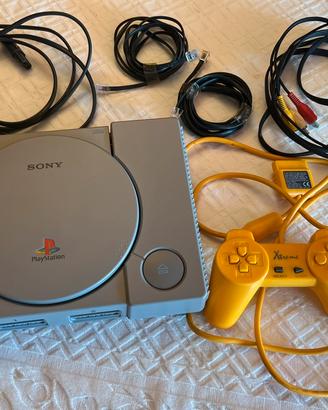 PlayStation 1 Fat (Moa. 7002) piu accessori/gioco