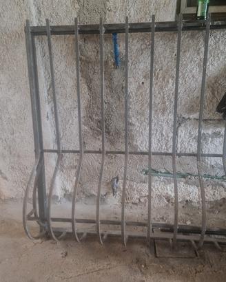 Grata e pensilina in ferro 