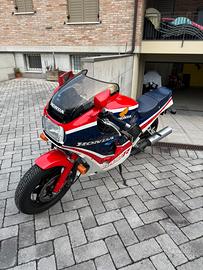 Honda VF1000R
