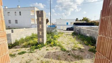 VILLA A SCHIERA A TAVIANO