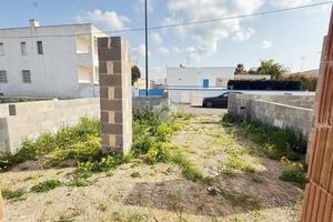 VILLA A SCHIERA A TAVIANO