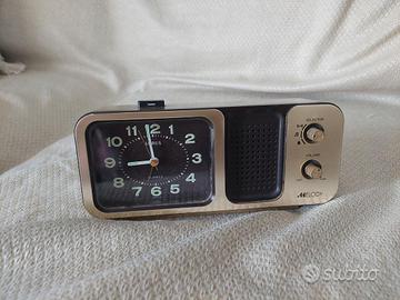 Sveglia vintage analogica anni '80 con lancette