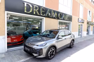 VOLKSWAGEN T-Roc 1.5 eTSI ACT 150 CV DSG R-Line