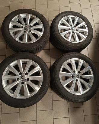 cerchi originali Volkswagen con gomme Bridgestone 