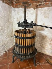 Torchio pressoio manuale legno e ferro con vite