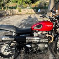 Triumph street scrambler 900