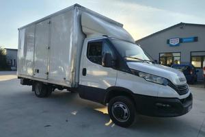 IVECO DAILY 35 14 2.3 FURGONATO CON PEDANA CARI