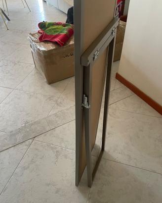 Specchio da pavimento con cavalletto