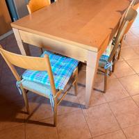 tavolo e sedie da cucina