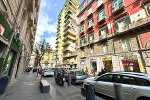 3 LOCALI A NAPOLI