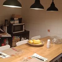 Isola Ikea con sgabelli