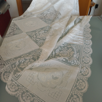 Drappo ricamo-intaglio