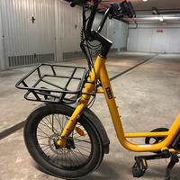 Bike elettrica Sum modello uco steel gialla