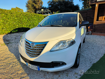 Lancia Ypsilon 0.9 Twinair platinum Automatica