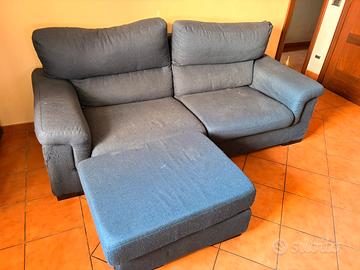 Divano 3 posti, poltrone e sofà con puff