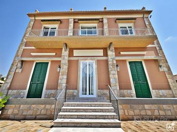 TRIFAMILIARE A MONOPOLI