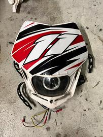 v-face graficata con angel eye