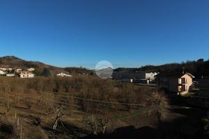 CASA SEMINDIPENDENTE A MONTICELLO D'ALBA