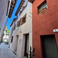 CASA IN LINEA RISTRUTTURATA INTEGRALMENTE